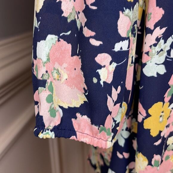 Kaari Blue Floral Blouse - Picture 4 of 10